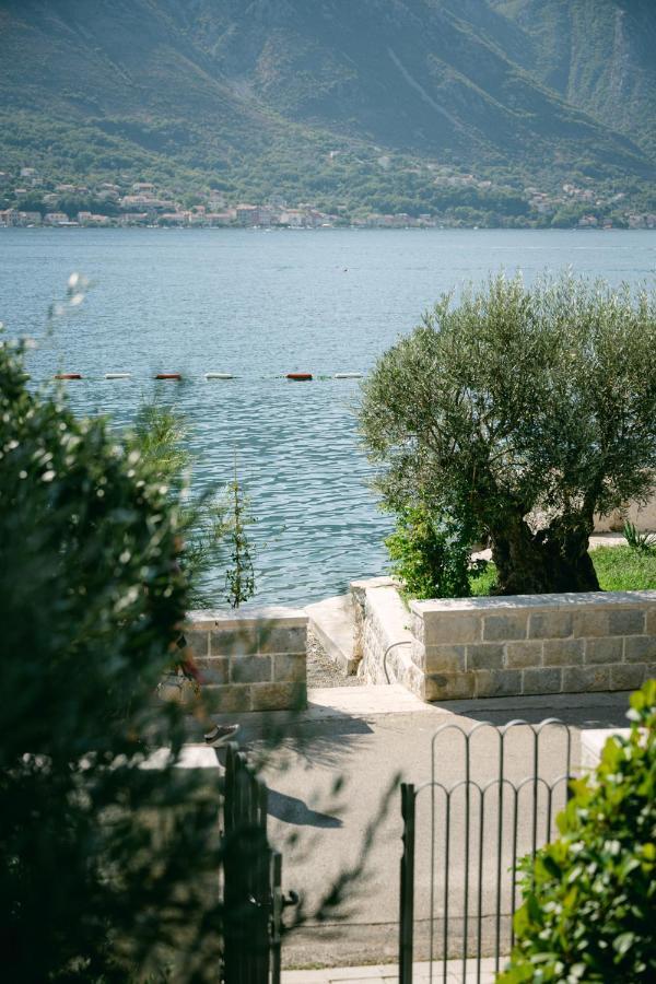 Corso Levante Luxury Suites Dobrota Kotor Luaran gambar